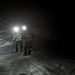 Alex und Caro mit Schneeschuhen unterwegs nach Oberiberg