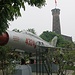 das Armeemuseum mit einer MiG 21 vor dem Flag Tower