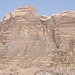 Der Jebel Rum 1'760m, höchster Berg Jordaniens, befindet sich im Wüstengebiet im Wadi Rum. Irgendwo in dieser Wand soll es mehrere eingerichtete Kletterrouten geben. 