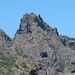 Der Pico la Barbita, der auf einem Weg aus Trockenmauern umrundet wird.