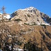Schöner Blick zu den Prati di Monte, zur Wiesenkuppe der Montisello, zur Cima dei Lasteri (2459 m) und zum Piz Galin (2442 m)
