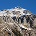 Der Gipfelbereich des Piz Galin ist im Zoom von einer guten Spur gekennzeichnet - sie kommt aber wahrscheinlich nordseitig von der Bocchetta del Piz Galin herauf und ist für mich heute unerreichbar.