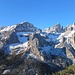 Vom Anstieg präsentiert sich jenseits der Kerbe des Valle delle Seghe die zentrale Brentagruppe.