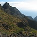 Die Montaña de la Fortaleza noch in weiter Ferne hinter dem markanten Gipfel des Roque La Fortaleza