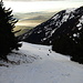 Die Aufstiegsspur von Unterstetten zum Dossen, meistens etwa 20-25 Grad, selten steiler und dank der Spuren sehr gut zu begehen (auch mit Nicht-Alpinschneeschuhen und von Ungeübten). Kondition brauchts aber ;)