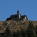 a destra la chiesetta degli alpini