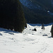 Tragend, aber noch nicht richtig firnig, ist der Schnee beim Aufstieg.