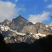 Bei der Anfahrt nach Engelberg brodelte die feuchte Luft schon am Morgen. Auf dem Foto das schöne Hanghorn (2679m).