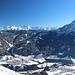 Tiefblick ins Stubaital, rechts der Serles, im Süden die Zillertaler Alpen
