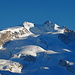 näher zum Nordend. Weiter unten im Schatten die  Monte Rosahütte