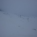 <b>Dal Rifugio Sonnenberg mi avvio in direzione del Krameggpass (2518 m), appena percettibile, a causa di nebbia in quota. È solo grazie alle perlustrazioni delle ultime due settimane che continuo malgrado la scarsa visibilità: la prudenza inviterebbe alla rinuncia. </b>