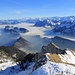 Blick zurück vom Matthorn über den Ostgrat in die Zentralschweizer Bergwelt.