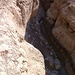 Blick vom roten "Normalweg" auf die blaue Variante im Wadi