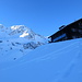 Die schwarze Schwarzwasserhütte im Schwarzwassertal
 - auch im Winter bewirtschaftet und ein Eldorado für Schneeschuhgänger und Skitourengeher