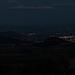 Lipská hora - Ausblick nach Lovosice, wo insbesondere die chemischen Betriebe für Beleuchtung sorgen.