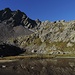 Lago Morghirolo.  Ueber die Bergkette im Hintergrund geht die neu markierte Route: Cresta dei Corni al Campo Tencia. T6/PD