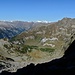 Ausblick über die Alpe Zaria und das Val Lavizarra Richtung Norden.