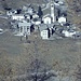 L' abitato di Isola in una foto scattata nel 1984 dalla strada che porta verso lo svincolo  Pianazzo passo Spluga.