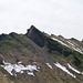 Blick zurück zum Lauchstock: Auch da gingen wir nicht über den Grat, sondern stiegen nach dem Gipfel ganz an den rechten Bildrand und unten rum