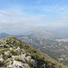 Rechts die Stadt Itri mit Zitadelle, mittig der Monte Grande (767m). Der Küstenverlauf bei Terracina (links) und das Lepini-Gebirge sind leider gar nicht zu erkennen