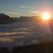 Sonnenuntergang hinter den Schweizer Bergen