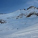 Aufstieg zur Cristallina: steil, aber bei diesen Bedingungen beinahe ein Spaziergang. Kein Vergleich zu [http://www.hikr.org/gallery/photo1002503.html?post_id=60034#1 letztem Jahr], wo wir mit den Skis nicht bis auf den Grat aufsteigen konnten.