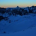 Die Sonne beleuchtet nun die ersten Bergpitzen!<br /><br />Von Rechts nach Links: Brünnelistock (2133m), Rossalpelispitz (2075m), Zindlenspitz (2097m) und Lachenstock (2027m).