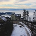 Blauen (1164,7m): Aussicht nach Süden über das Blauenhaus und das Nebelmeer zum Juragebirge in der Schweiz.