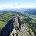 Blick vom Gipfel des Kleinen Mythen zum Haggenspitz.
