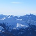 qui si vede il Sasso Gordona, il Crocione e il Generoso. Da qui sembrano delle collinette, con dietro la pianura padana e le alpi liguri.