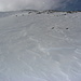 Aufstiegshang unter dem Vorderen Karleskogel.<br />Rechts ist der Gratbereich, der freigeblasen u. ohne Ski begehbar war.