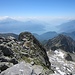Dalla vetta la cresta sud da cui si arriva forzando la salita dalla Bocchetta della Ferrata