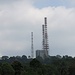 Alle Hügel in Singapur sind mit Antennen-Masten versehen.