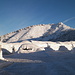 Dal parcheggio del Centro Auxologico Italiano, visuale sulla prima delle mete odierne, il Monte Morissolino. Quella "cosa" al centro della foto è un'auto sepolta dalla neve