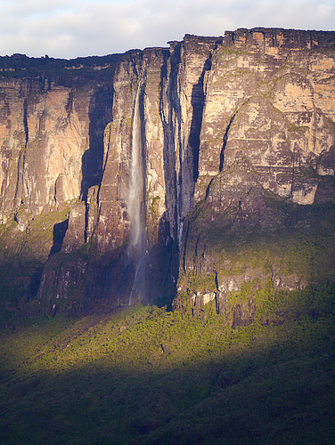 Einer der 10 höchsten Wasserfälle der Welt. (610 Meter).