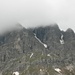 Widderstein in Wolken, der Aufstieg erfolgte links von der  mittigen Schneerinne