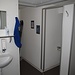 Die Sanitäranlagen: fliessendes Wasser, saubere Toiletten - Luxus pur!