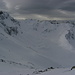 Einfache Skitourenberge rechts der Wörgegratspitze über dem anderen Tal, von dem auch eine Skitour auf die Hintere Karlesspitze möglich ist.