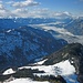 Von der Naunspitze schaut man über die Rietzaualm nach Kufstein ins Inntal. Links Kitzbüheler Alpen, rechts Brandenberger Alpen mit Rofangebirge.