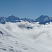 Doldenhorn und Balmhorn grüssen über den Simmentaler Nebelschwaden