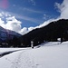 erste einfache Schneeschuh-Meter vor Hof Gantersei - mit schönster Kulisse