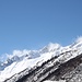 <b>Pizzo Rotondo (3192 m) e Pizzo Pesciora (3120 m). <br />Da un quarto d'ora [u Laura] ha iniziato la discesa da quest'ultima cima.</b>