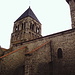 La chiesa abbaziale di Saint-Robert a La Chaise-Dieu (Casa Dei: la casa di Dio).<br />Interamente costruita in granito con il possente campanile a pianta quadrata.