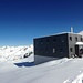 moderne Architektur in alpiner Umgebung
