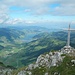 Diethelm-Gipfelkreuz mit Blick zum Sihlsee und Einsiedeln