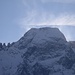 Vogelkarspitze im Zoom: Wolken Schneefahnen und magische Felszacken