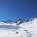 Geradeaus würde es zum Längentalferner und zum Längentaler Weißen Kogel gehen. Man biegt aber nach rechts zum Steilhang ab (siehe Spuren)...