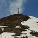 Etwas Schnee kurz vor dem Gipfel