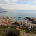 Im Aufstieg zum Tête de Chien - Ausblick auf Monaco. Mittig ist der Port Hercule zu sehen. Links liegt der Stadtbezirk Monte Carlo, rechts vom Hafen Monaco-Ville auf dem Felsen.