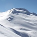 <b>Raggiunta la Val dals Gips, a 2530 m di quota, monto le pelli di foca e mi immetto sulla traccia che sale verso Ils Chalchogns. Anche qui è un grande spettacolo! Che piacere spingere gli sci in questo paradiso! Non c’è confronto con le pur bellissime piste di Ischgl-Samnaun. </b>